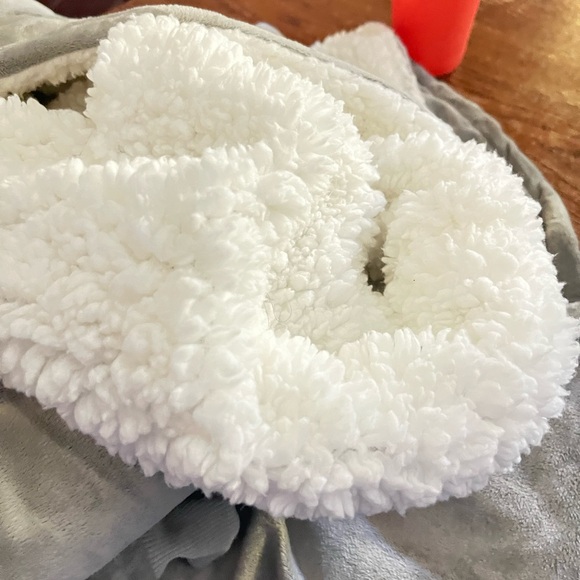 The Original Comfy - Wearable blanket - Gray - Picture 10 of 11